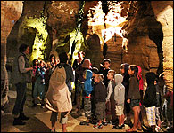 Scolaires aux Grottes de La Balme en Isère