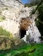 Entrée aux Grottes de La Balme